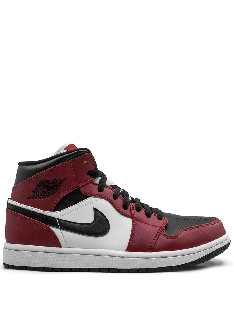 Jordan 1 mid Chicago &